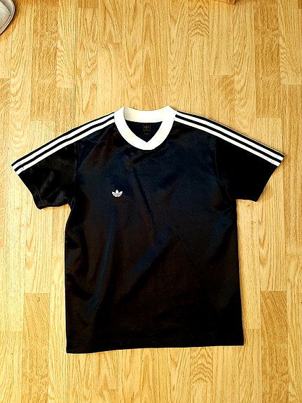 Brand New ADIDAS T-paita M👚