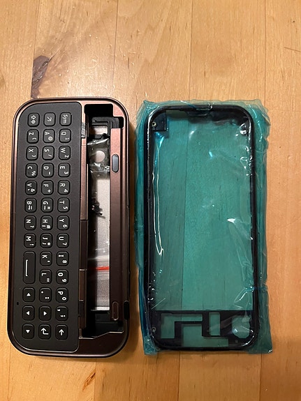Nokia 97 mini vaihtokuoret ja näppäimistö
