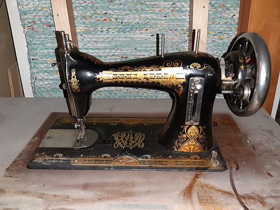 HUSQVARNA ompelukone