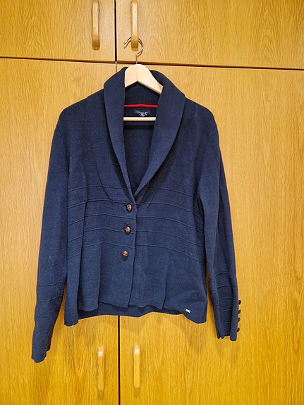 Tommy Hilfiger sininen paksu neuletakki koko L