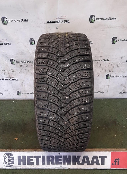 235/40 R18 Käytetty Nastarengas