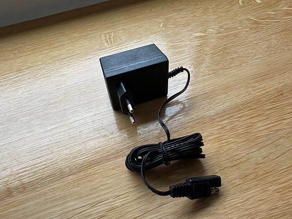 12V laturi Hon-Kwang HKA-1250EC-230