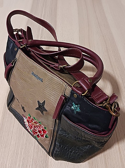 Desigual laukku