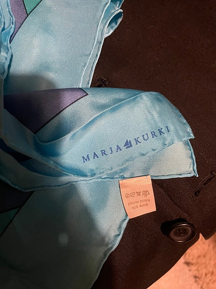 Marja Kurki silkkihuivi