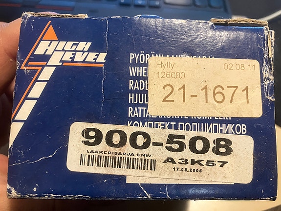 Nissan Sunny N13/B12/Prairie 4WD Takapyöränlaakeri NSK 86-91