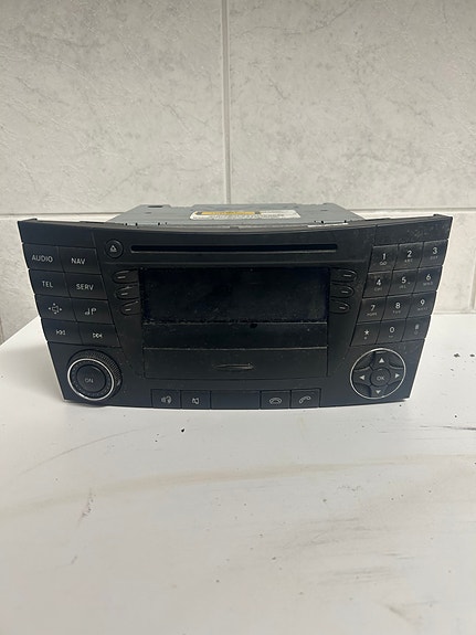 Mercedes-Benz E W211 Facelift radio