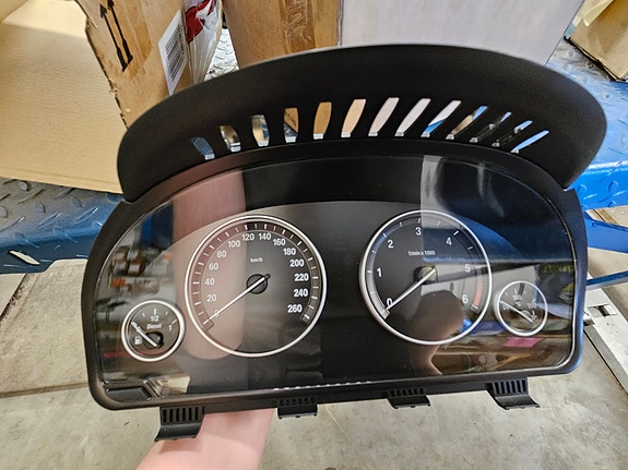 BMW diesel uusi mittaristo