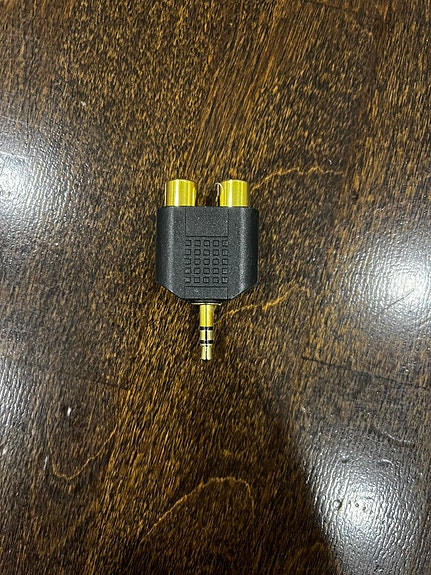 Adapteri RCA -> 3,5mm plug