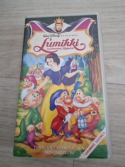 Lumikki ja seitsemän kääpiötä VHS