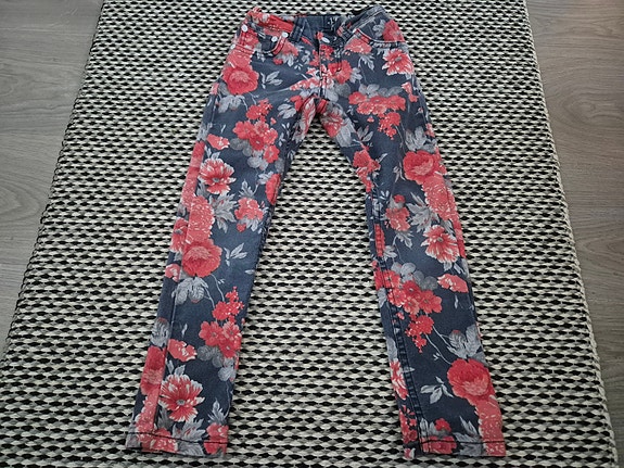 Tommy Hilfiger housut koko 116