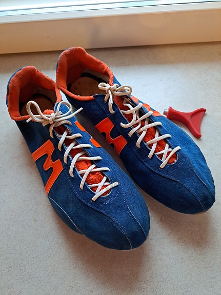 Karhu-Titan Oy piikkarit 1980-luvulta