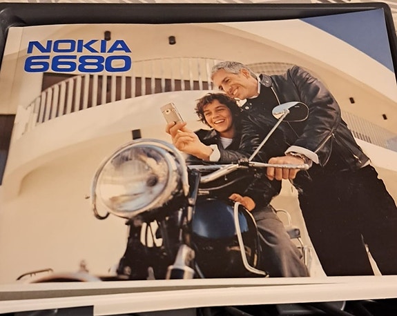 Nokia 6680 GSM-puhelin