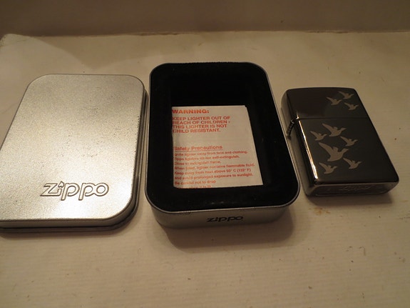 Sytkäri Zippo, Linnut - Kotelo
