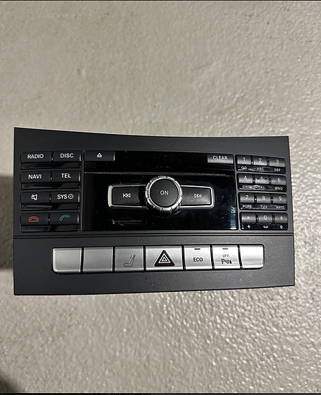 Mercedes W218 CLS Comand Radio CD SD Navi GPS A2129012404/ A1669024304