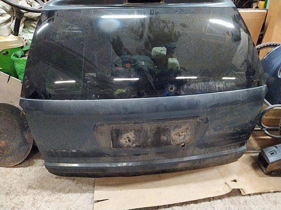 Chrysler Voyager takaluukku