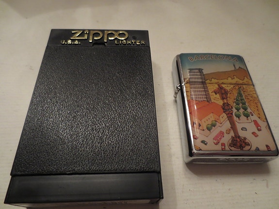 Sytkäri Zippo - Kotelo, Barcelona, Usa