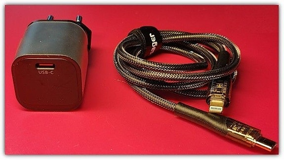 Toocki 20W USB-GaN-pikalaturi + kaapeli iPhonelle