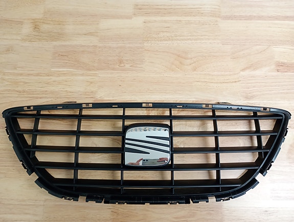 M: Seat Exeo Sport maski