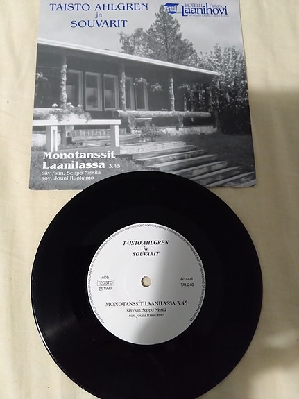 Taisto Ahlgren ja Souvarit 7" Monotanssit Laanilassa