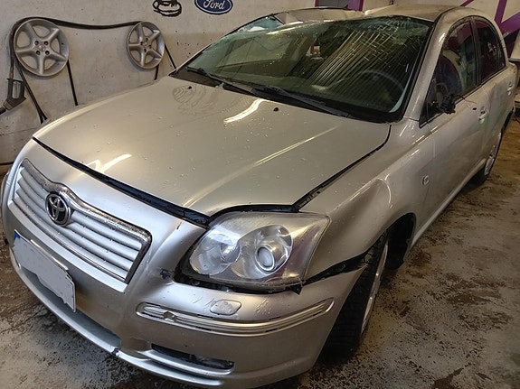 Toyota Avensis 1.6 VVT-i LB -04