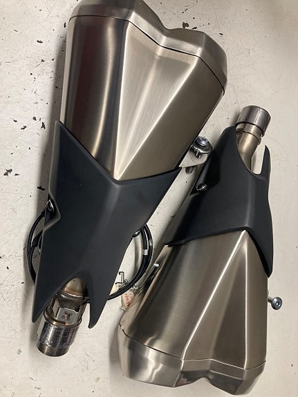 Kawasaki Z 1000 14-16 alkuperäiset äänenvaimentimet