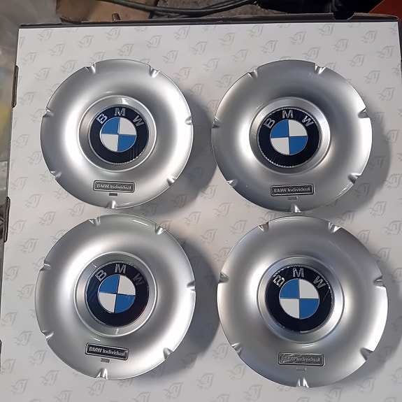 BMW uudet alkuperäiset pölykapselit 4kpl 36137842859