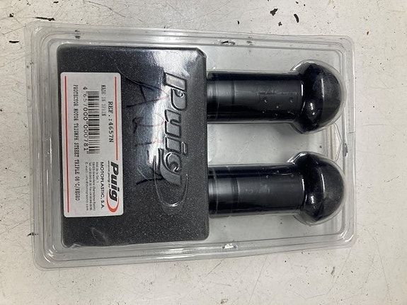Puig kaatumapit Triumph Street triple 08->