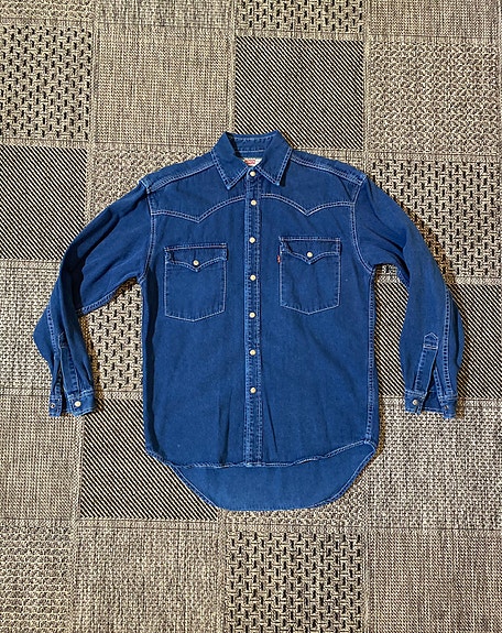 LEVIS womens M mens S denim shirt 100%cotton Made in Hong Kong vintage