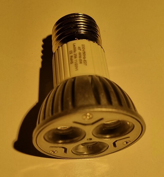 LED polttimo E27 kantaan