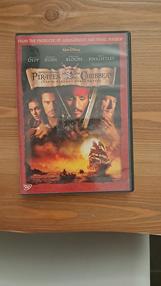 Pirates of the Caribbean: Mustan Helmen Kirous