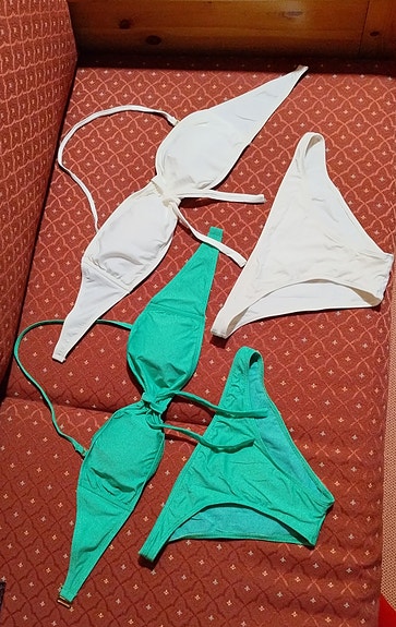 Bikinit, HALVAT !