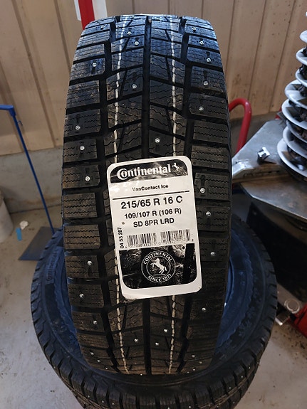 Continental 215/65R16C nasta 4kpl