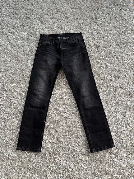 Poikien/miesten farkut 29/30
