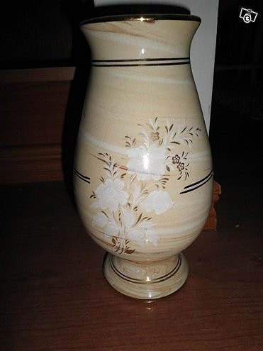 Beige vanha posliini maljakko