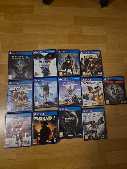PS4 pelejä myyntiin