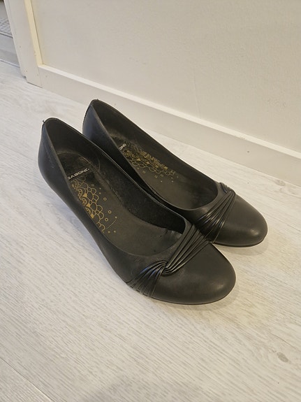 Vagabond, mustat nahkaiset kiilakorkokengät, koko 37