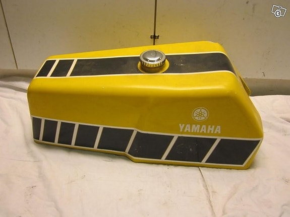 Yamaha tz750 alumiini tankki + takakate