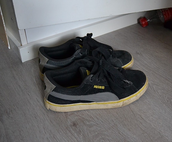 Puma musta-harmaat kengät 34