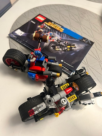 LEGO Super Heroes Batman: Gotham City Cycle Chase 76053