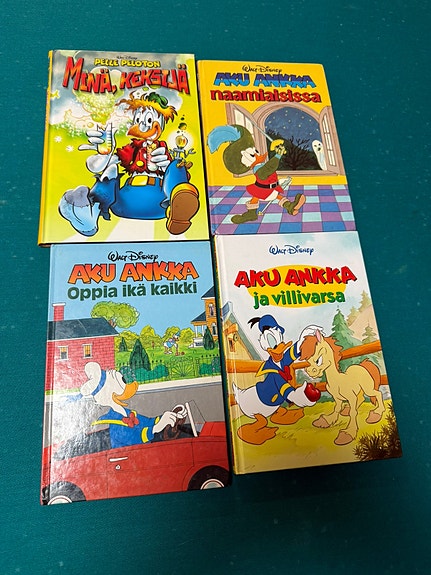 Aku Ankka kirjoja