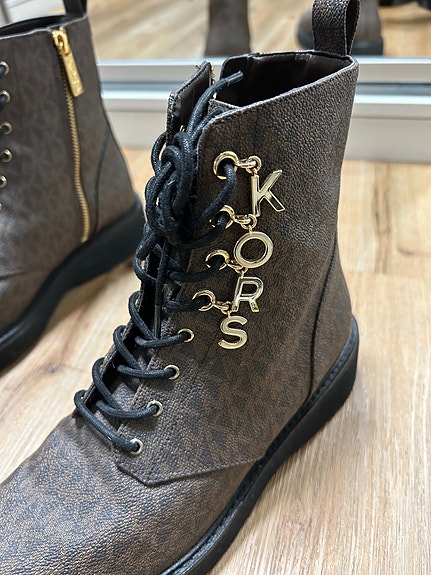 Michael Kors nilkkurit koko 39