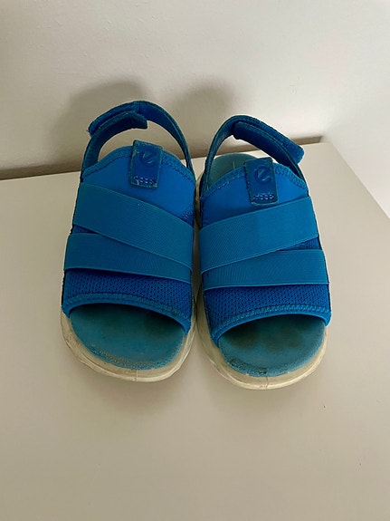 Ecco-sandaalit