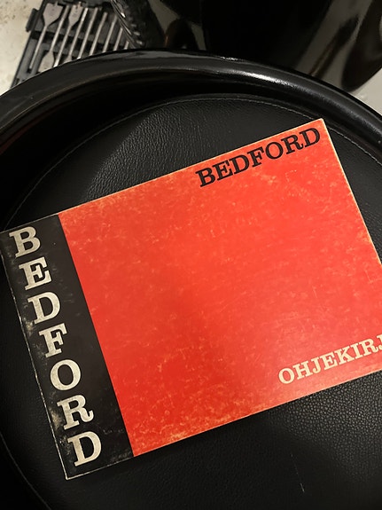 Bedford auton ohjekirja 1972