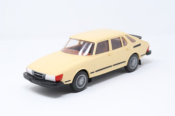 Saab 900 Turbo muoviauto EMEK / Ståhlberg