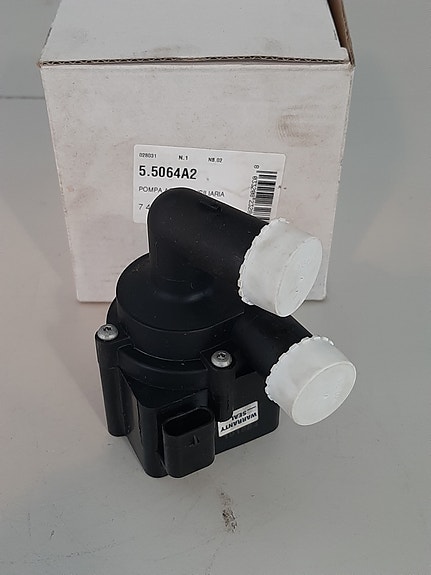 Vesipumppu VAG + Volvo 745, UUSI