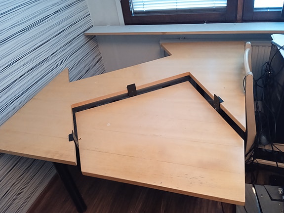 Iso työpöytä