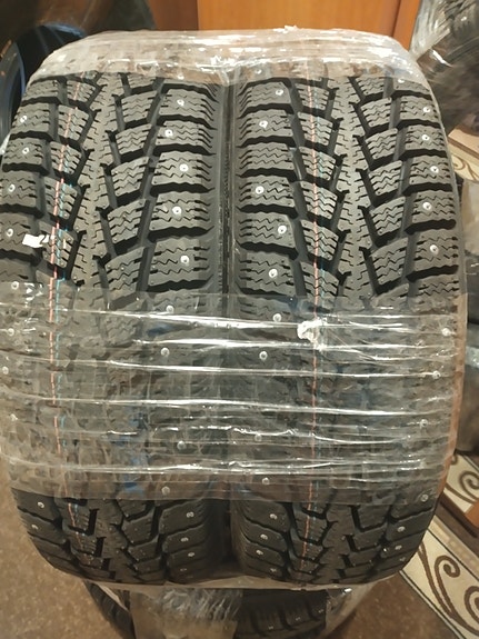 Nastarenkaat 205/70 r15c