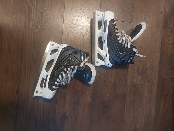 Maalivahdin luistimet CCM Ribcor 44K, koko 38,5