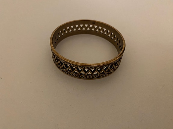 Kalevala koru Uskelan rannerengas pronssi