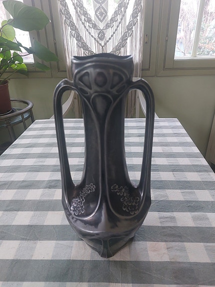 Jugend maljakko metallia